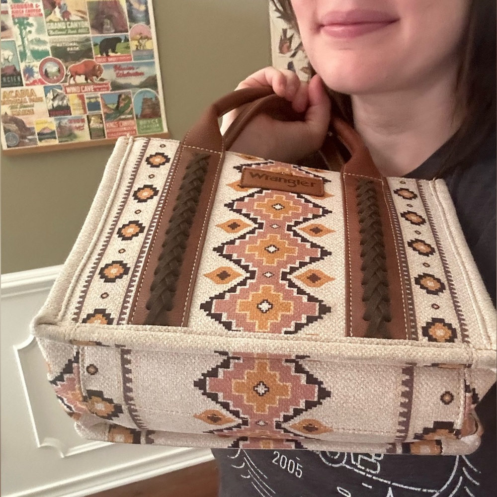 Wrangler purse, crossbody, wallet bundle FLASH SALE - Picture 16 of 16